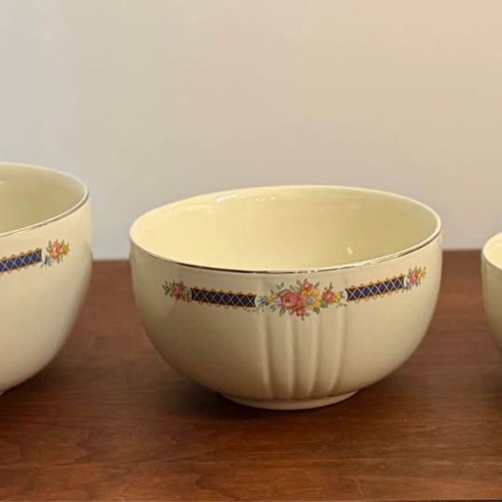Vintage Hall's Superior Quality Kitchenware Blue Bouquet Nesting Bowls~Set of 3
